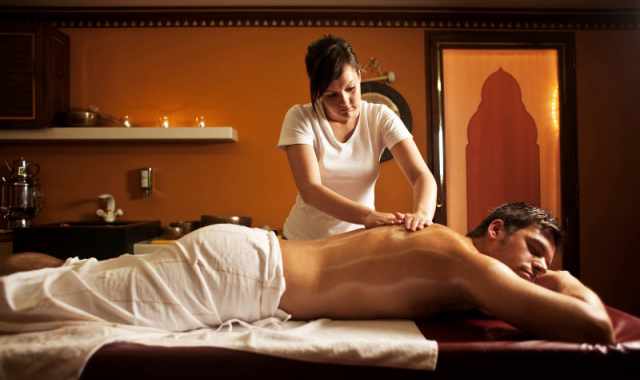 Massaggiatrice, mestiere delicato: �Il contatto rischia sempre di essere frainteso�